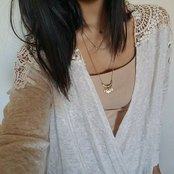 💕20%OFF💕OATMEAL CROCHET SURPLICE TOP - Picture 6 of 7